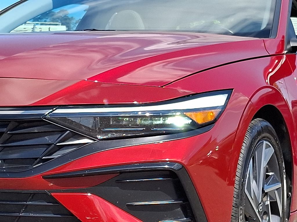 2025 Hyundai ELANTRA Limited FWD