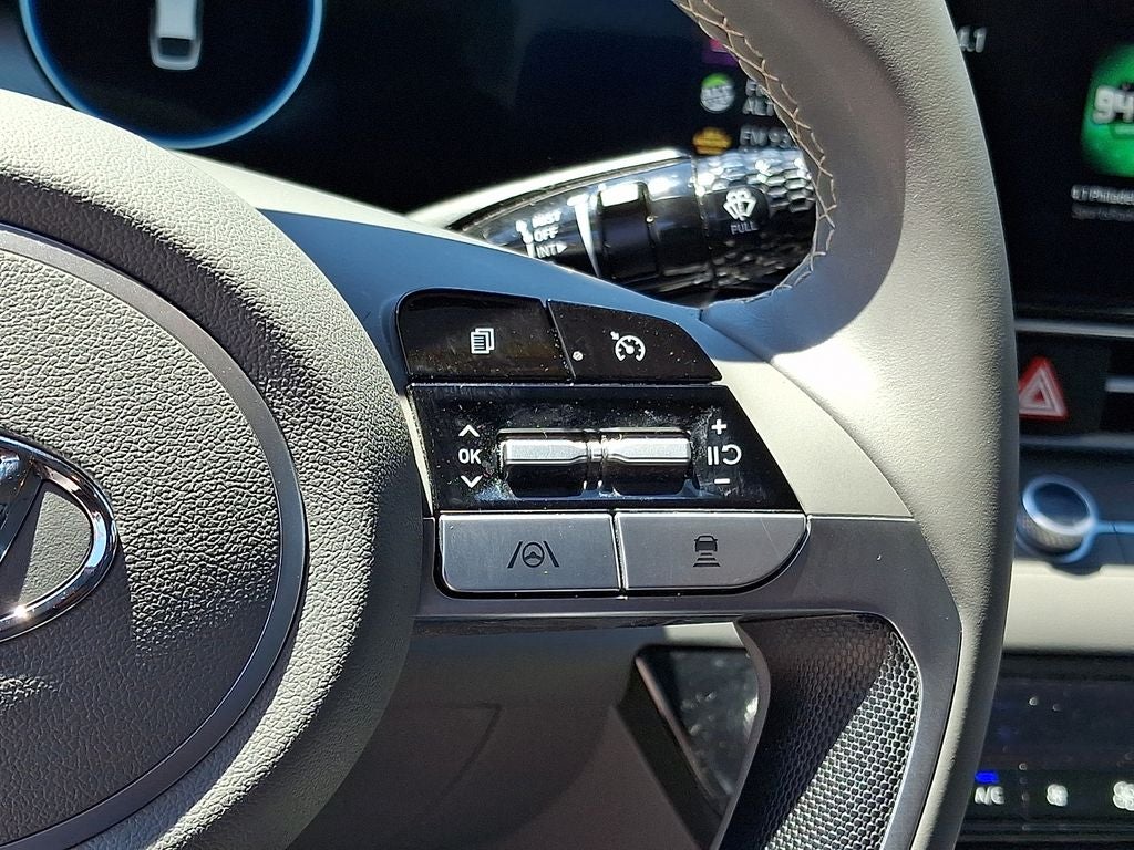 2023 Hyundai ELANTRA SEL FWD
