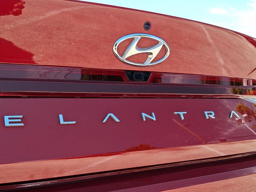 2023 Hyundai ELANTRA SEL FWD