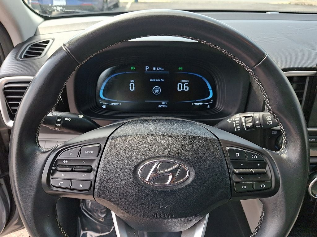 2025 Hyundai VENUE SEL FWD