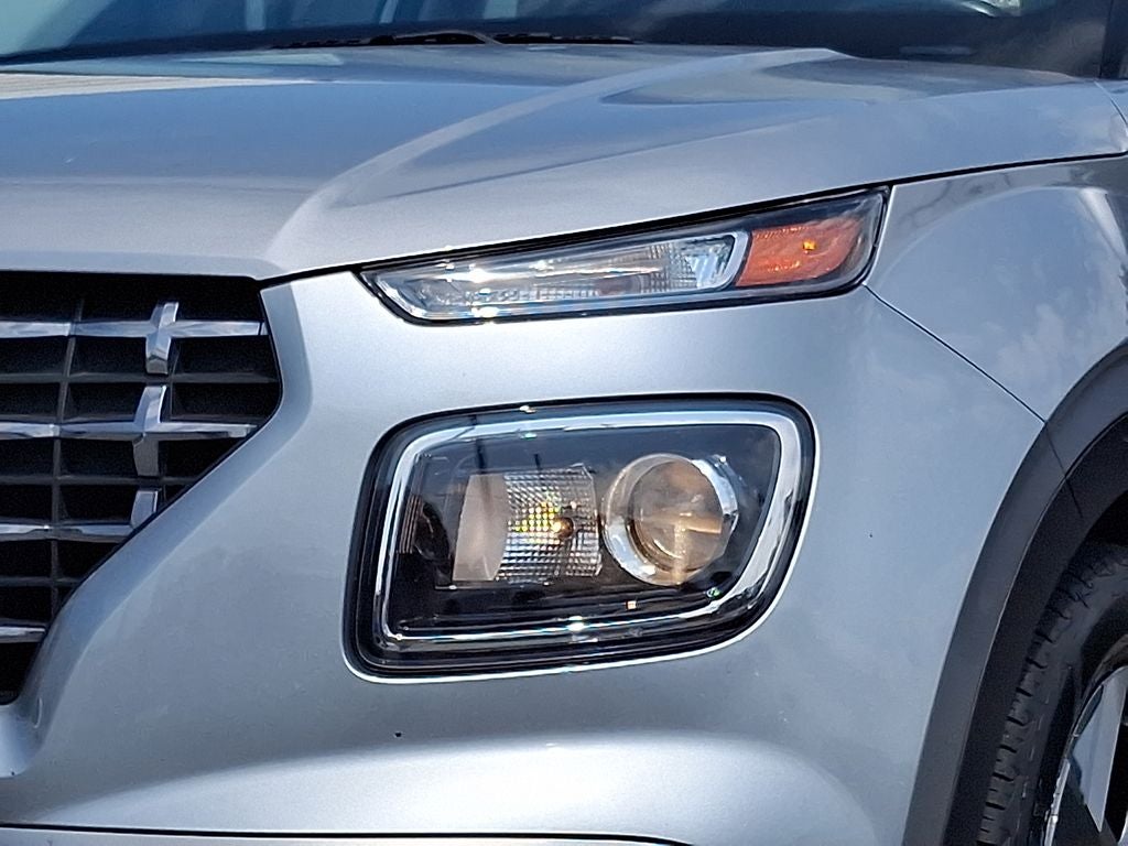 2025 Hyundai VENUE SEL FWD