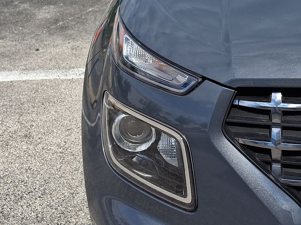 2023 Hyundai VENUE SEL FWD