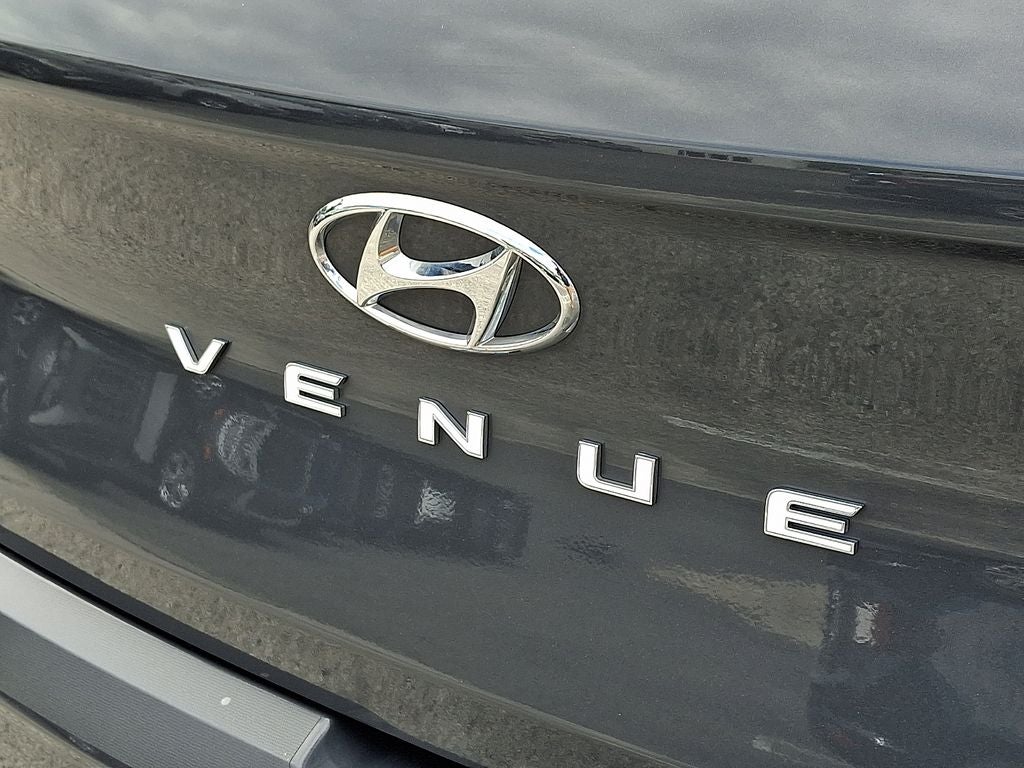 2023 Hyundai VENUE SEL FWD