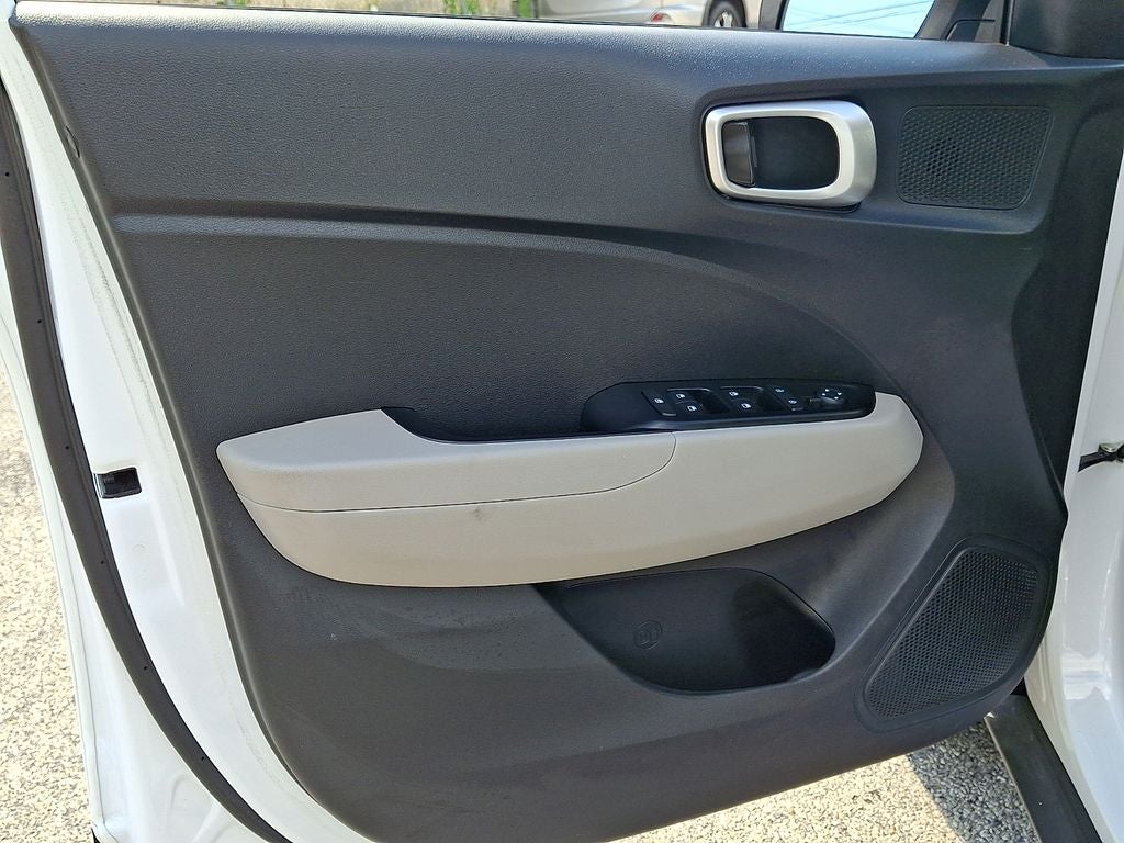 2025 Hyundai VENUE SEL FWD