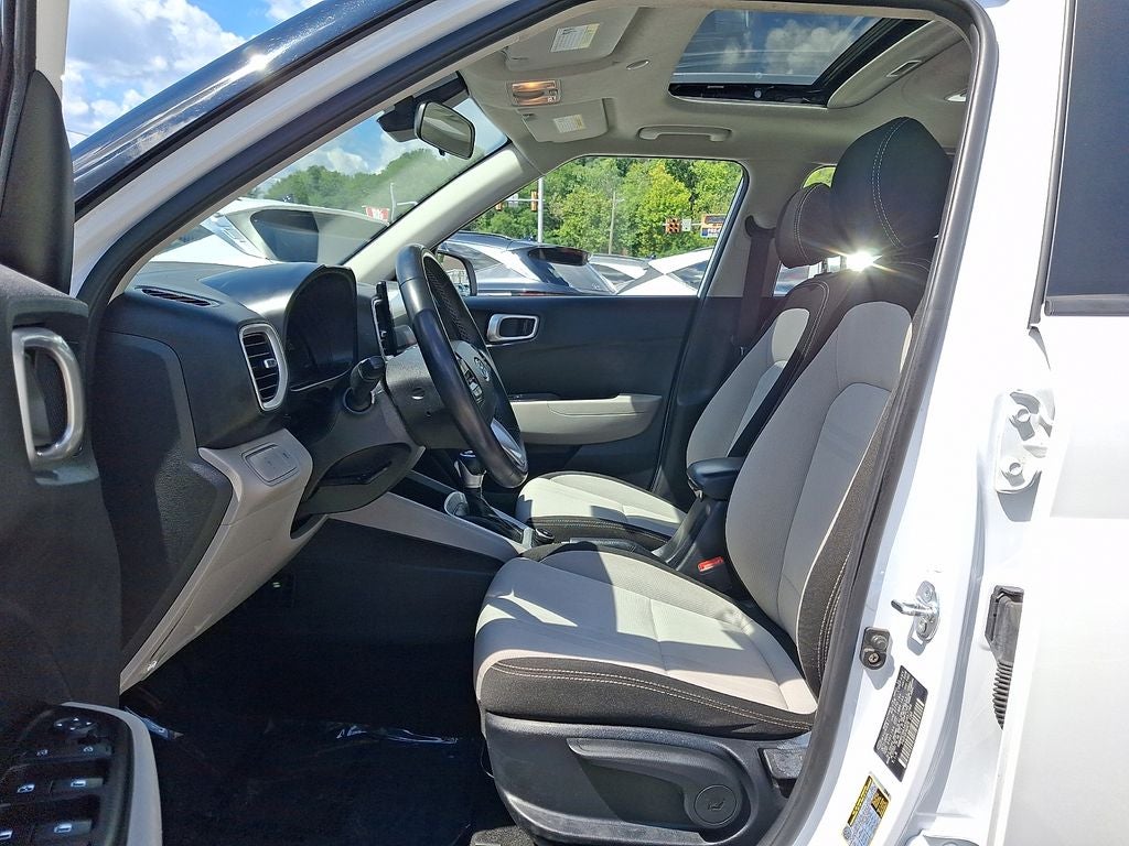 2025 Hyundai VENUE SEL FWD