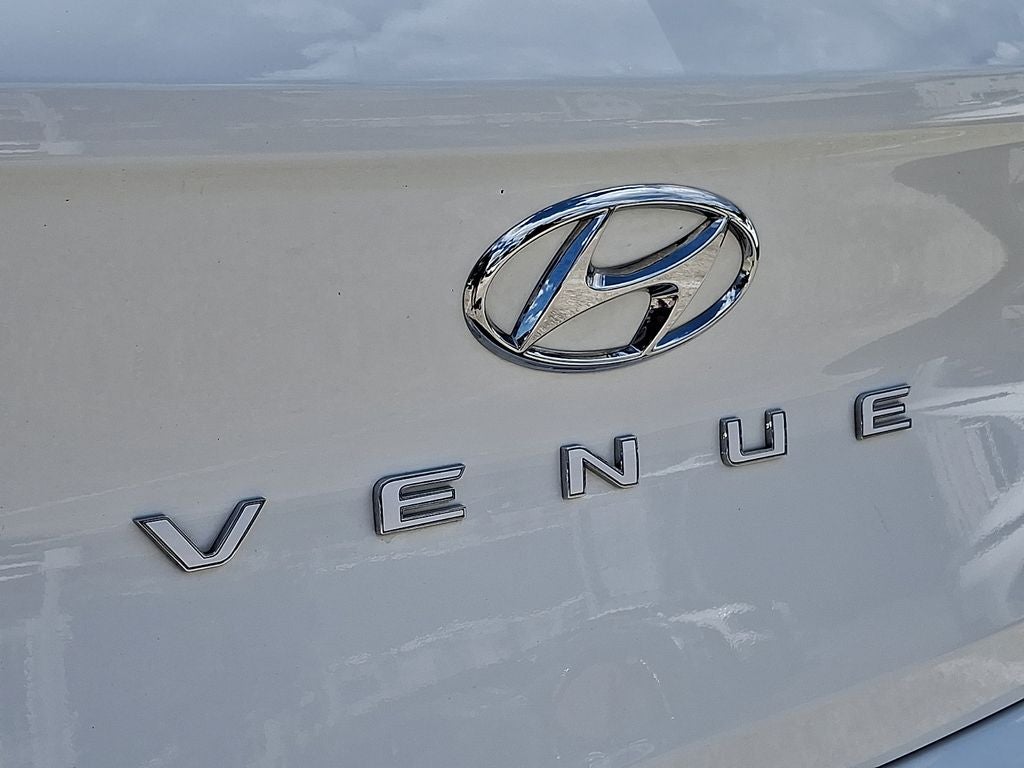 2025 Hyundai VENUE SEL FWD