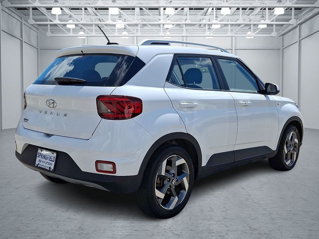2025 Hyundai VENUE SEL FWD
