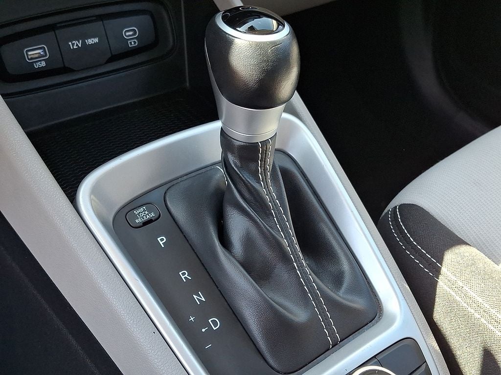 2025 Hyundai VENUE SEL FWD