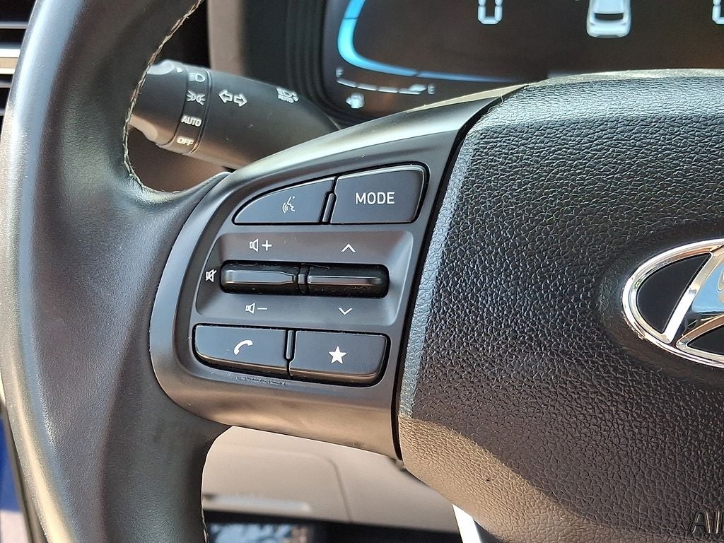 2025 Hyundai VENUE SEL FWD