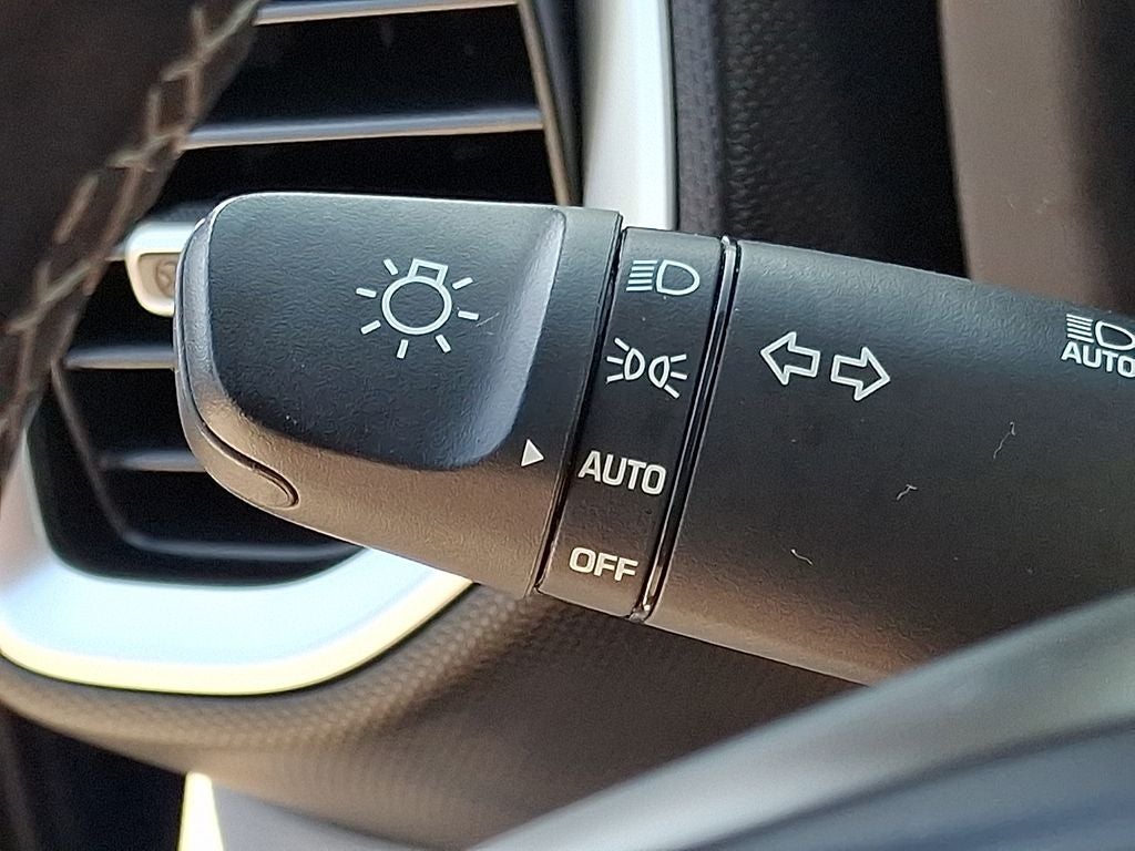 2025 Hyundai VENUE SEL FWD