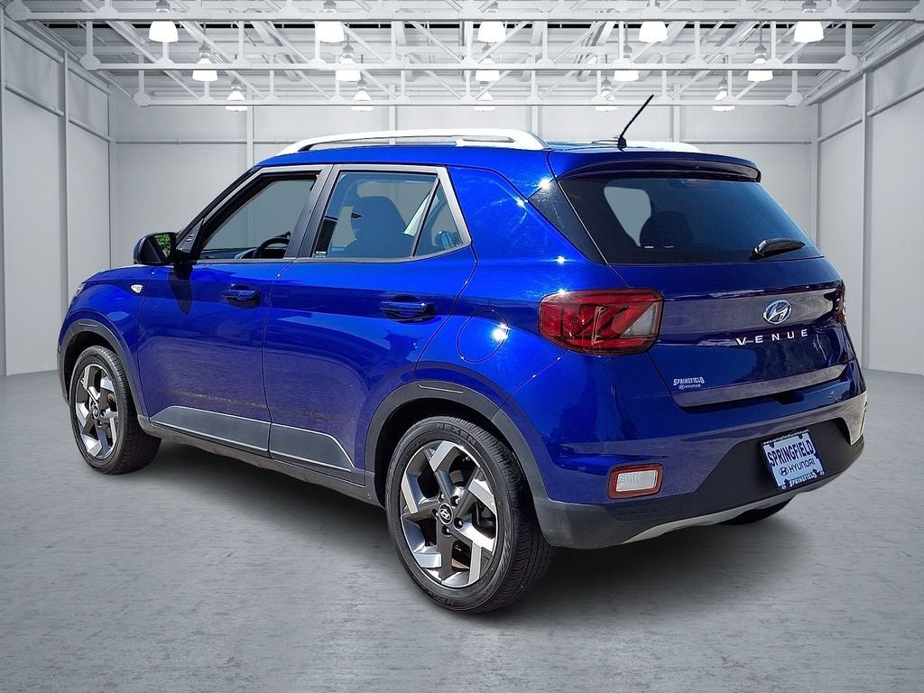 2025 Hyundai VENUE SEL FWD