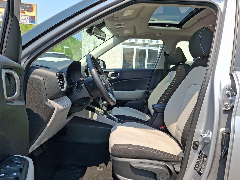2025 Hyundai VENUE SEL FWD