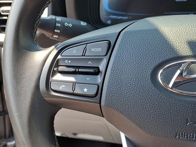 2025 Hyundai VENUE SEL FWD