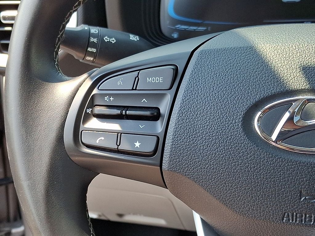 2025 Hyundai VENUE SEL FWD