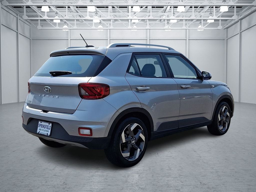 2025 Hyundai VENUE SEL FWD