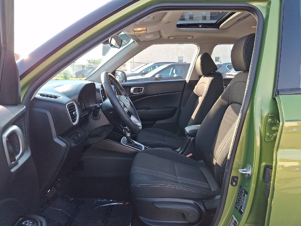 2024 Hyundai VENUE SEL FWD