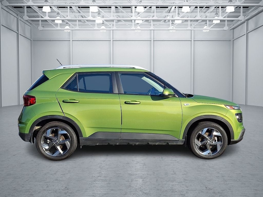 2024 Hyundai VENUE SEL FWD