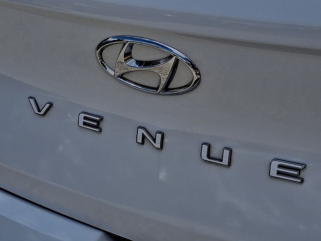 2023 Hyundai VENUE SEL FWD