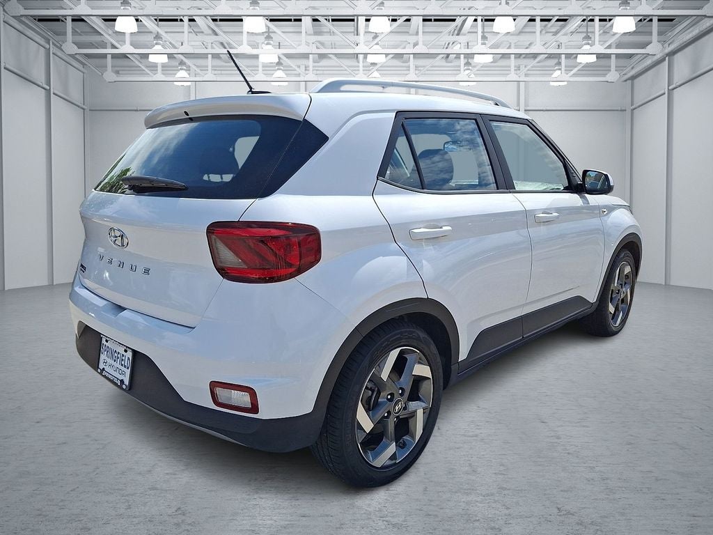 2023 Hyundai VENUE SEL FWD