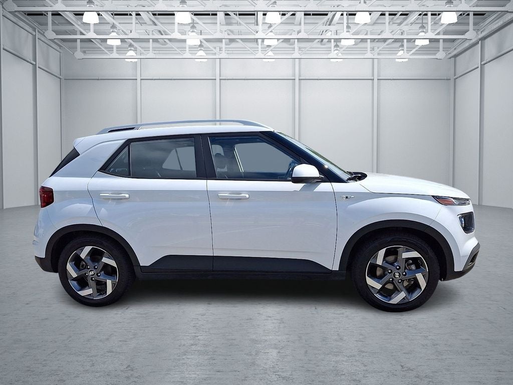 2023 Hyundai VENUE SEL FWD