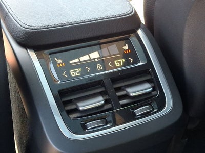 2020 Volvo XC90 T6 Momentum AWD