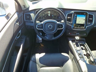 2020 Volvo XC90 T6 Momentum AWD