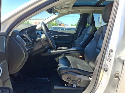 2020 Volvo XC90 T6 Momentum AWD