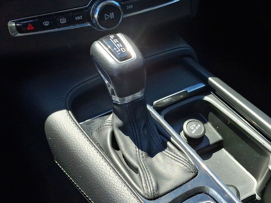 2020 Volvo XC90 T6 Momentum AWD