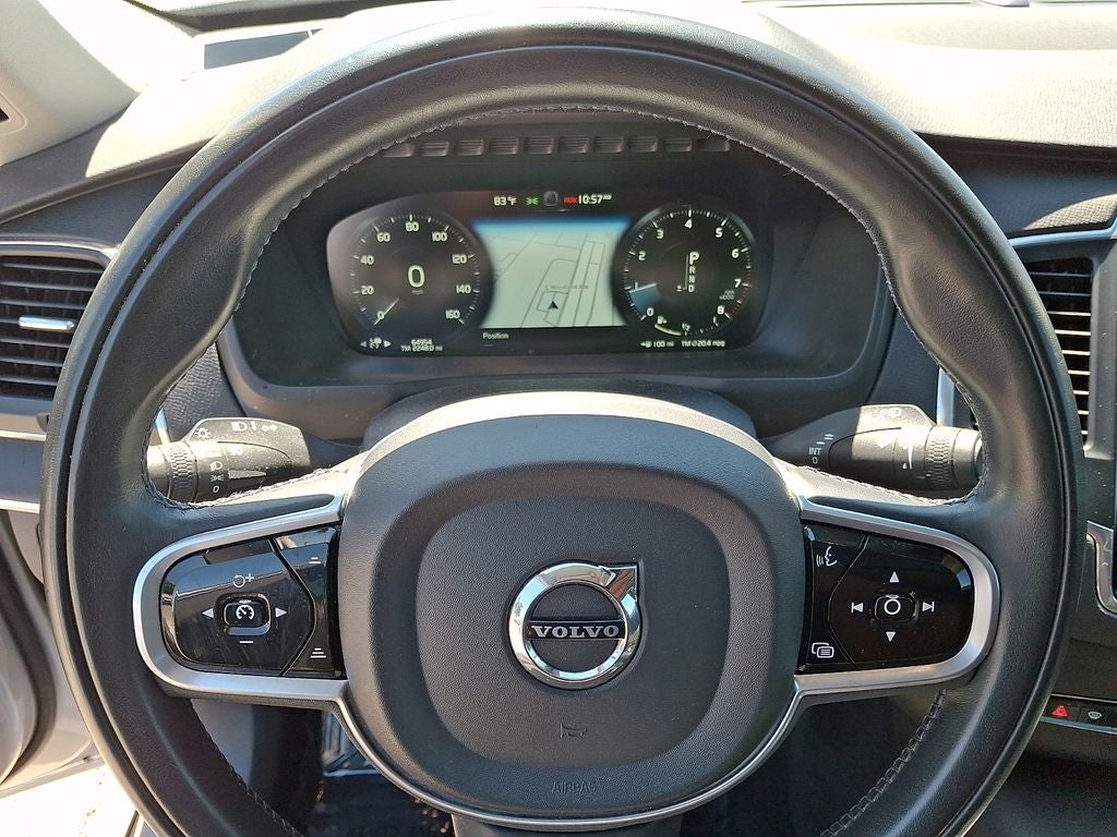 2020 Volvo XC90 T6 Momentum AWD