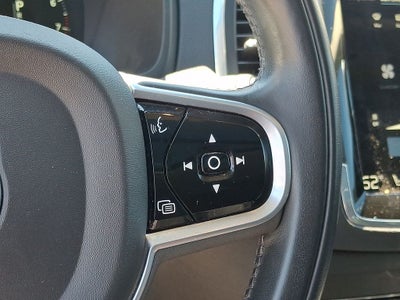 2020 Volvo XC90 T6 Momentum AWD